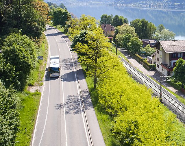 radbus_sommer_drohne_region_villach_arnold_poeschl_2021_1